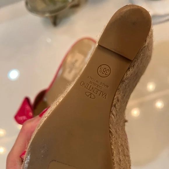 Valentino Garavani Red Patent Bow Wedges - Picture 5 of 5